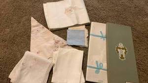 lot 1522 image: Miscellaneous vintage linens