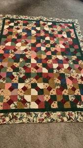 lot 1529 image: Patchwork Quilt with Diamond Pattern Multicolor Floral Border 66x55