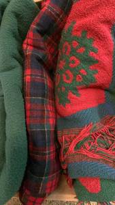 lot 1532 image: Red and green throw blankets