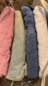 lot 1533 image: Bath towels