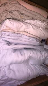 lot 1539 image: King size sheet set and other misc sheets and shower curtain liner