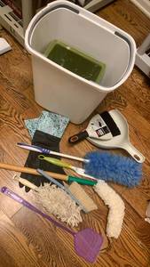 lot 1604 image: Cleaning accessories and trash cans