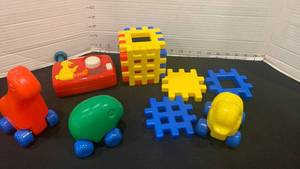 lot 1622 image: Playskool and Tyco toys