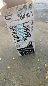 lot 3023 image: Lawn & Garden Sprayer 1 Gallon Capacity