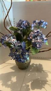 lot 3102 image: Faux Hydrangea Floral Arrangement Blue Purple Flowers Glass Vase