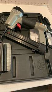 lot 3114 image: Porter Cable 16 Gauge Brad Nailer Kit