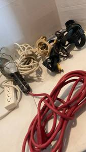lot 3117 image: Hanging work, light and extension cords and other cables