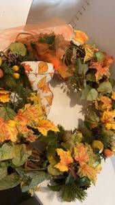 lot 3120 image: Fall Autumn Wreath Leaf Garland Decoration Orange Bow 20 inches