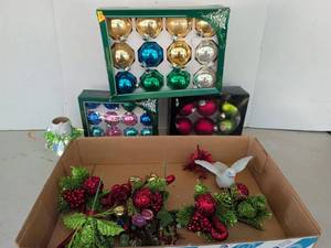lot 3203 image: Christmas Ornament Lot Ornaments 3 Boxed Sets Balls Decorations