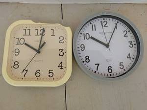 lot 3209 image: Two working Wall Clocks, Quartz and Seicho Noble, Square and Round