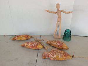 lot 3238 image: Vintage Glass Insulator Dome Beehive Style Teal Green and more