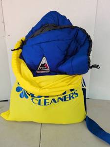 lot 3355 image: Peak Coleman Sleeping Bag Blue