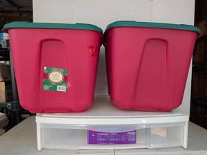 lot 3407 image: Holiday Tote 18 Gallon Storage Container 23.75 x 18 x 15.625 inches Lot of 2, and under bed chest