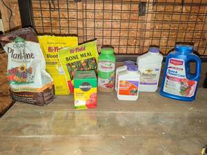 lot 3602 image: Garden Supply Lot Plant Food Fertilizer Bone Meal Fungicide 8 Items