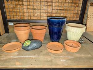 lot 3611 image: Lot of 9 ceramic Planters and Saucers. Largest is 9x8