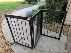 lot 3622 image: Black wooden Pet Gate Barrier Freestanding Expandable 30x63
