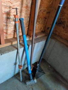 lot 3629 image: Kobalt sledge, tamper and more