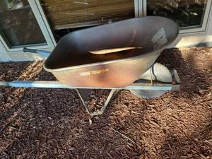 lot 4214 image: True Temper wheelbarrow.