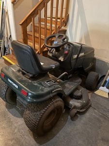 lot 3506 image: Craftsman 25.0 HP Electric Start 46 Automatic Lawn Tractor 917.272201