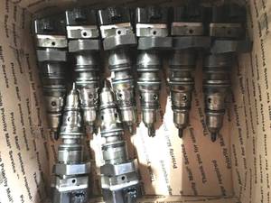 lot 102 image: USED Set OF 8 AB Ford 7.3L Powerstroke Diesel Fuel Injectors F-250 F-350
