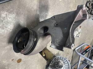 lot 123 image: 1999-2003 Ford 7.3L Power Steering Pump w Bracket