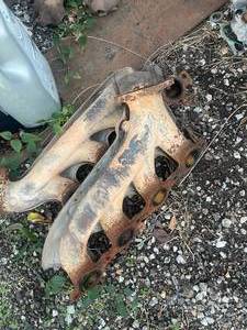 lot 139 image: Chevy LS Exhaust Manifolds