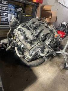 lot 145 image: 2007 Audi 4.2L Core Engine w Intake & Accessories