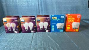 lot 2021 image: Assortment of Light Bulbs. Lot of 6.