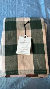 lot 2027 image: Heath & Hand with Magnolia 100% Cotton Oblong Tablecloth 60x84