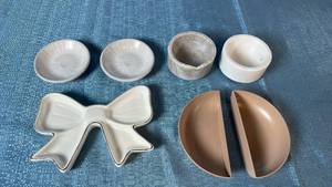 lot 2053 image: Assortment of Trinket Trays.