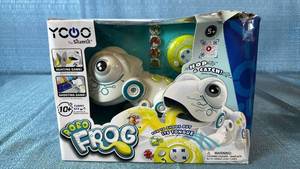 lot 2060 image: YCOO by Silverlit Robo Frog Interactive Toy with Hunting Game Shooting Game