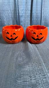lot 3009 image: Ceramic Bowl Orange