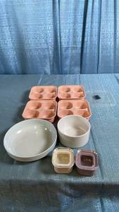 lot 3017 image: Kitchen Container Set 4 Egg Trays 2 Bowls 2 Small Containers with Lids