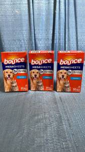 lot 3037 image: Bounce Megasheets Pet Hair & Lint Guard Fresh Scent 30 Sheets 3-Pack
