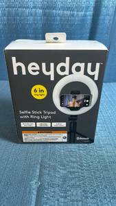 lot 8002 image: heyqdy Selfie Stick Tripod with 6 in Ring Light 30 in Max Height