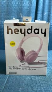lot 8013 image: heydaq Core Series Wired On-Ear Headphones 3.5mm AUX