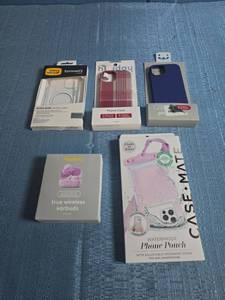 lot 8053 image: Phone Accessories Lot 5-Pack Cases Earbuds Pouch