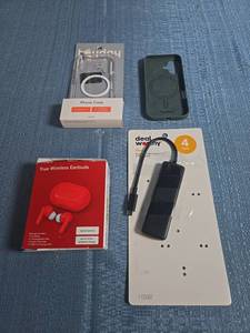lot 8054 image: heyudaq Phone Case iPhone 16 MagSafe Compatible  True Wireless Earbuds  USB Hub Lot