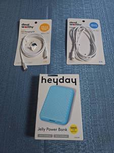 lot 8063 image: deal worthy USB-C Lightning Cable 3 ft Car Charging Kit  5 ft USB-A Lightning  heydaq 5000mAh Power Bank