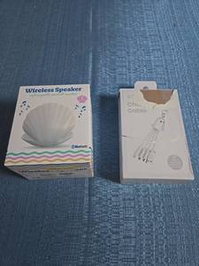 lot 8065 image: Wireless Speaker Rechargeable Seashell Bluetooth 5.4 3W 300MAH and 3 in 1 Keychain Charging Cable