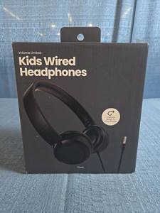 lot 8066 image: Volume Limited Kids Wired Headphones 3.5mm Audio Jack
