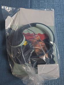 lot 8068 image: Kids Wired Headphones T1235