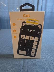 lot 8097 image: ijoy Cat Wireless Number Pad 18 Keys USB 2.0