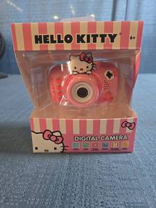 lot 8100 image: Hello Kitty Digital Camera 2 Inch Screen 128GB Micro SD Card