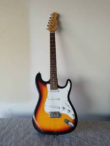 lot 4008 image: Mahar Electric Guitar Stratocaster Sunburst 6-String