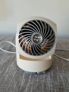 lot 4030 image: Vornado Flippi V6 Personal Air Circulator Fan 120VAC