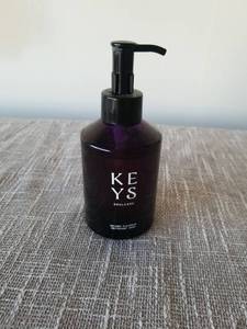 lot 4040 image: KEYS Soulcare Golden Cleanser Pump Bottle