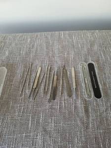 lot 4051 image: Tweezers and Beauty Tool Set