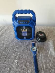 lot 4053 image: LOT OF KC ROYALS AND CHIEFS ITEMS