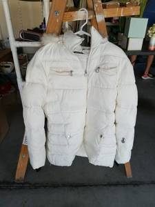 lot 4064 image: Nautica Puffer Jacket White with Faux Fur Hood Size XL